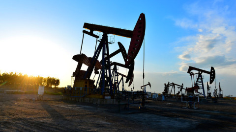 Την «ανηφόρα» παίρνουν οι τιμές πετρελαίου και φυσικού αερίου - Πάνω από τα 81 δολάρια το μπρεντ