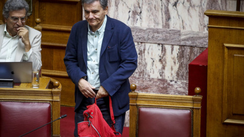 Αυξήθηκαν κατά 17% οι μισθοί των μετακλητών υπαλλήλων
