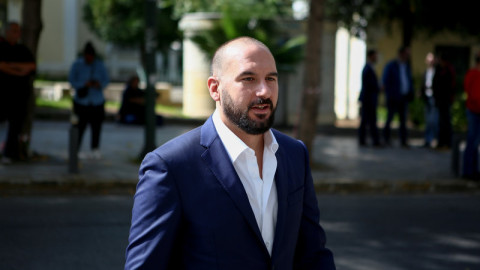 Ο Τζανακόπουλος βλέπει κυβέρνηση με ψήφο ανοχής