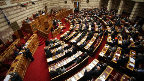Στη Βουλή οι διατάξεις για ΕΝΦΙΑ και φόρο επιχειρήσεων