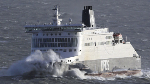 Ναυλώνει πλοία η Βρετανία υπό τον φόβο «σκληρού» Brexit