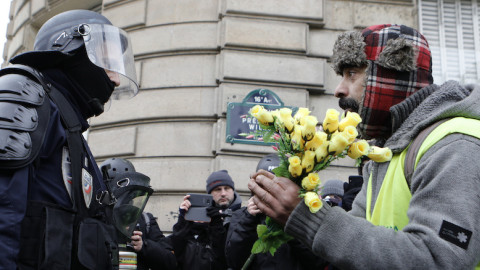 Δεκάδες συλλήψεις «κίτρινων γιλέκων» στο Παρίσι