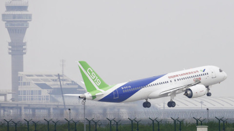 Η Κίνα αναπτύσσει τον ανταγωνιστή των Airbus και Boeing