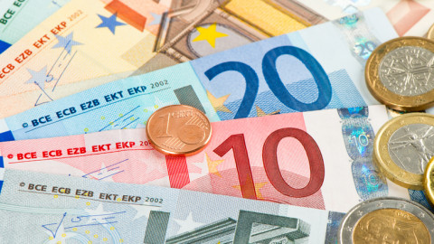 Handelsblatt: Νέα κρίση χρέους απειλεί την Ελλάδα