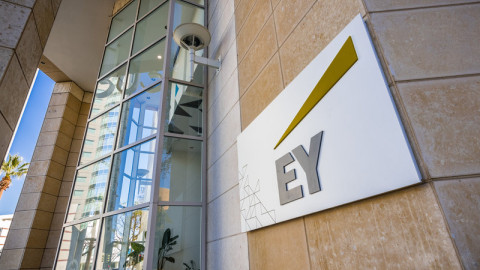 EY: Πολύπλευρος ο αντίκτυπος του κορωνοϊού για τις επιχειρήσεις