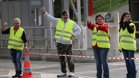 Στο 1 δισ. το κόστος των «κίτρινων γιλέκων» στο γαλλικό εμπόριο