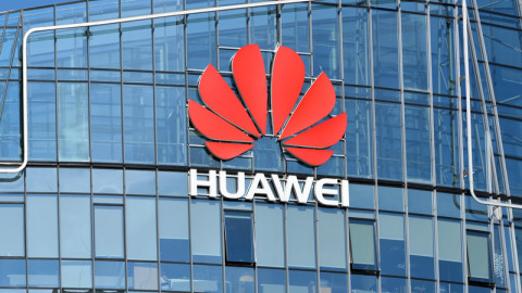 Η Κομισιόν αφήνει «ανοιχτή την πόρτα» στην Huawei