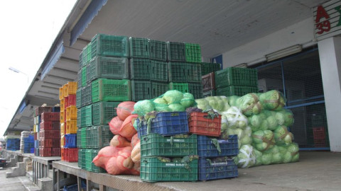 Δεσμεύτηκαν 2,8 τόνοι φρούτων στην αγορά του Ρέντη