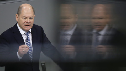 Γερμανία: Σε δύο «στρατόπεδα» κυβέρνηση και θεσμοί - Στη μέση η ισχυρότερη οικονομία της Ευρώπης