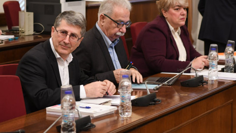 Ο ΣΥΡΙΖΑ χάνει την πλειοψηφία σε Επιτροπή