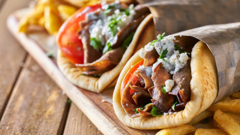 Αύξηση τιμών στο σουβλάκι: Σε ποιες περιοχές ξεπερνάει τα 5€ [πίνακες]