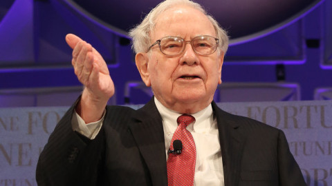 Τίτλοι τέλους για τον Γουόρεν Μπάφετ στην Berkshire Hathaway -Τα εύσημα στον Τιμ Κουκ και το μήνυμα διαδοχής