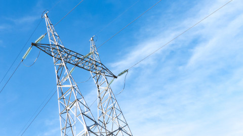 Στα 591,45 εκατ. ευρώ τα υπερκέρδη των εταιρειών ηλεκτρικής ενέργειας -Πώς θα υπολογιστεί το έκτακτο τέλος 90% 