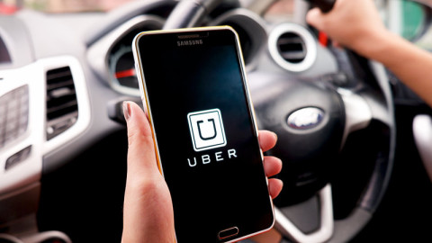 Uber: Νέο πρόγραμμα επιβράβευσης των συνεργατών-οδηγών Τaxi
