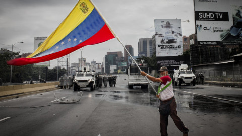 Στο σκοτάδι παραμένει για τρίτη μέρα η Βενεζουέλα