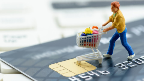 Κόστος μεταφοράς και απάτες «φρενάρουν» το e-commerce