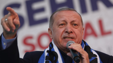 Ερντογάν: Σπρώχνουν την Τουρκία στην «αγκαλιά» του ΔΝΤ