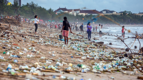 Οι χώρες της Ασίας στη μάχη κατά της μόλυνσης των ωκεανών