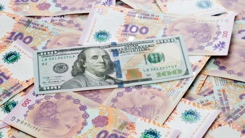 Το ΔΝΤ εκταμιεύει 10,8 δισ. δολάρια για την Αργεντινή