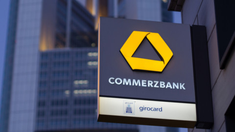 Μείωση 54% των κερδών τριμήνου της Commerzbank