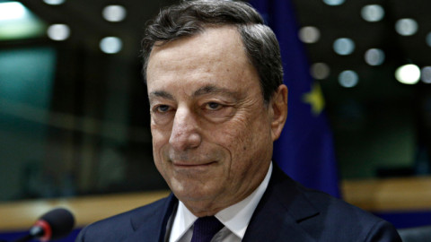 Μ. Ντράγκι: Ανακάμπτει η οικονομία της ευρωζώνης