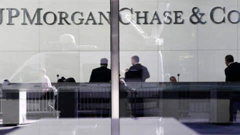 Γιατί προτιμά ελληνικά ομόλογα η JP Morgan