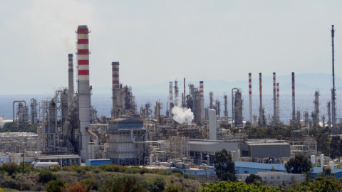 ΟΠΕΚ: Συμφωνία για μεγάλη περικοπή παραγωγής πετρελαίου