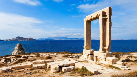 Σίφνο, Νάξο και Ίο προτείνει για το 2025 η La Repubblica​​​​​​​​​​​