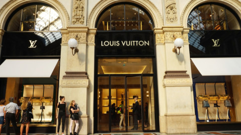 Σκάνδαλο σεξουαλικής παρενόχλησης στη Louis Vuitton 
