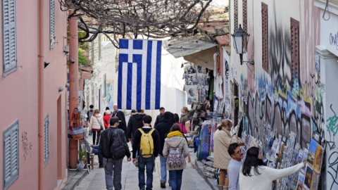 Οι αντίθετοι δρόμοι κοινωνίας πολιτικής