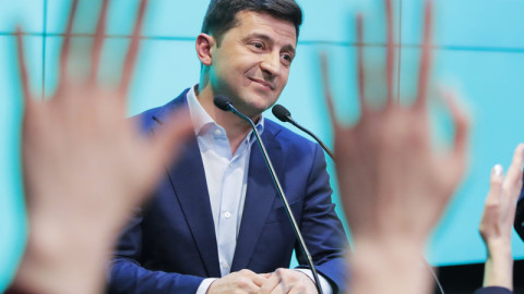 Θετικά βλέπει η Μόσχα την εκλογή Ζελένσκι στην Ουκρανία