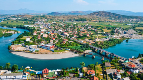Η ΕΕ δίνει 105 εκατ. στην Αλβανία για τον τουρισμό
