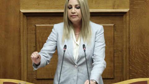 Γεννηματά: Μην πληγώνετε την αξιοπρέπεια της πολιτικής! 