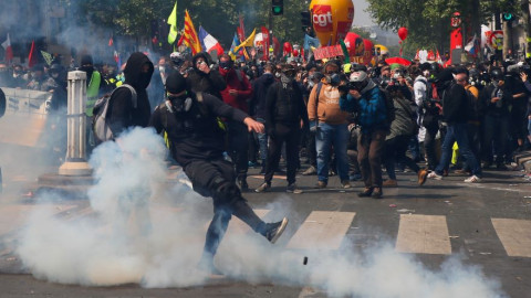 Νέα επεισόδια στη Γαλλία - Ενώθηκαν "γιλέκα" και Black Blocs