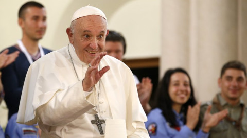 Ο Πάπας Φραγκίσκος μεταβαίνει αύριο στα Σκόπια