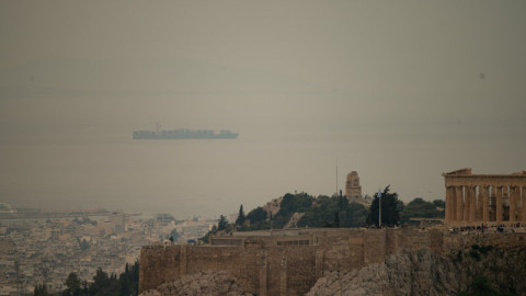 Νεφώσεις με σκόνη, αλλά και υψηλές θερμοκρασίες