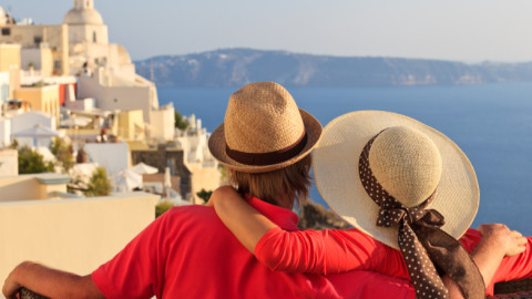ΙΝΣΕΤΕ: Οι μισοί Έλληνες δεν μπορούσαν να κάνουν διακοπές το 2019