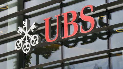 Η UBS εξετάζει την κατάργηση 20%-30% του εργατικού δυναμικού μετά την εξαγορά της Credit Suisse