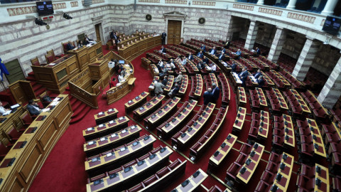 ΥΠΕΣ: Συγκροτεί άμεσα διακομματική για την ψήφο των αποδήμων