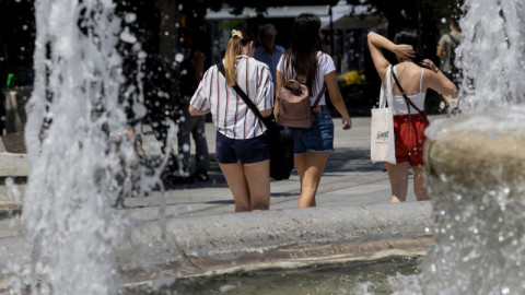 Συντριβάνι στην Πλατεία Συντάγματος