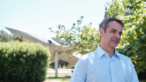 Μητσοτάκης: Καθησυχάζει για Δημόσιο και επιδόματα