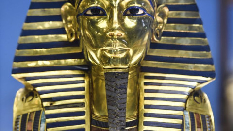 Βουλευτές καταδικάζουν την πώληση αιγυπτιακών αρχαιοτήτων