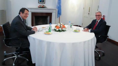 Αναστασιάδης - Ακιντζί έτοιμοι για τριμερή με τον ΟΗΕ 