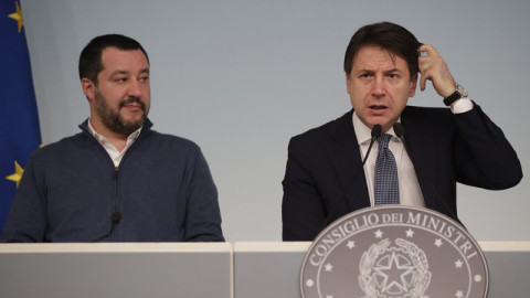 Κυβερνητική κρίση στην Ιταλία - Διαλύονται όλα λόγω Σαλβίνι