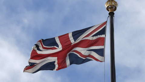 Βρετανία: Συρρίκνωση-ρεκόρ της οικονομίας τον Απρίλιο