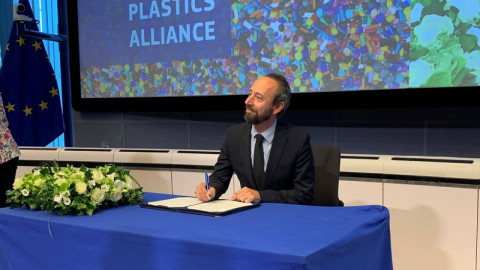 Mondelēz - EE: Συμμαχία για ανακύκλωση πλαστικών