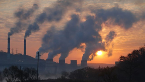 Ευρωβαρόμετρο: Ανήσυχοι οι Ευρωπαίοι για την ατμοσφαιρική ρύπανση
