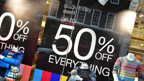 Black Friday: 126 εκατ. Αμερικανοί έκαναν τις αγορές τους στα καταστήματα με φυσική παρουσία -Περισσότεροι από το 2019