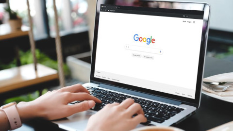 Γαλλία: Πρόστιμο στην Google για «παραπλανητική ταξινόμηση» ξενοδοχείων