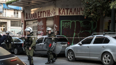 Τριπλή επεισοδιακή εκκένωση καταλήψεων στο Κουκάκι